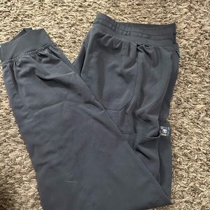 Wonderwink aero Grey scrubs joggers size M